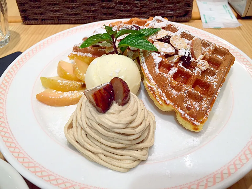 モンブランと焼き林檎のワッフル|マハロ菊池さん