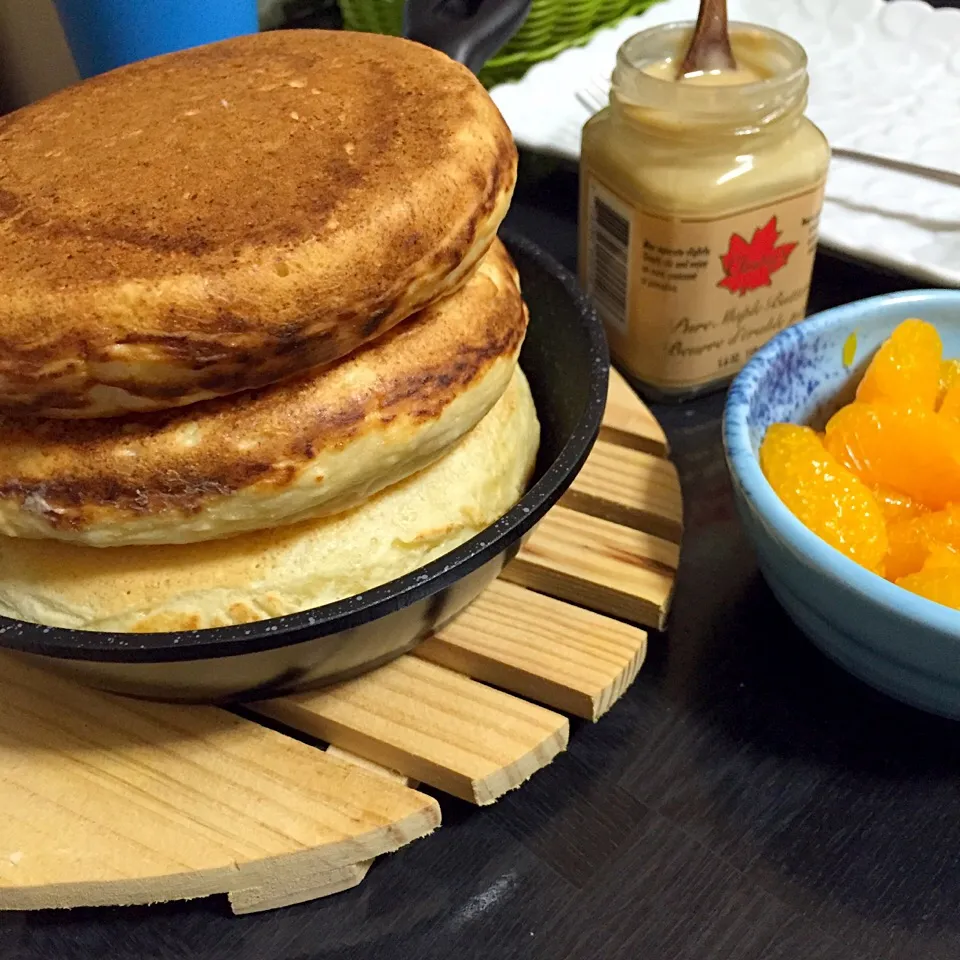 もちふわ厚焼きパンケーキをメープルバターと缶詰みかんで♪|ゆえさん