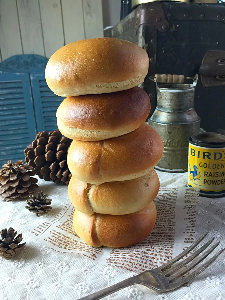 Snapdishの料理写真:スペルト小麦とココナッツシュガーのベーグル(o^^o)
焼き上がりました。
みなさんのベーグルタワーを見て やってみたかった〜w|Keibiさん