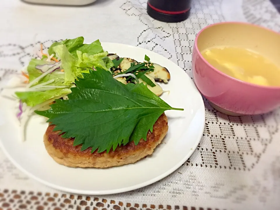 Snapdishの料理写真:豆腐ハンバーグ♡♡|ジャニヲタによる彼ごはん♥。さん