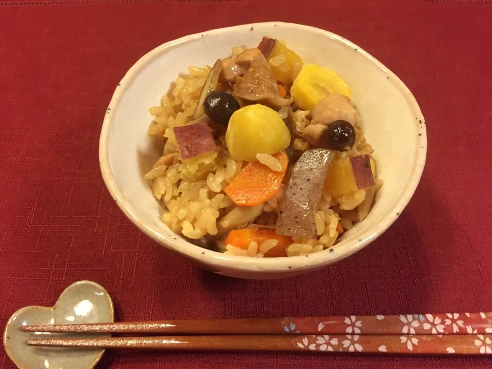 鶏五目炊き込み御飯|メイスイさん