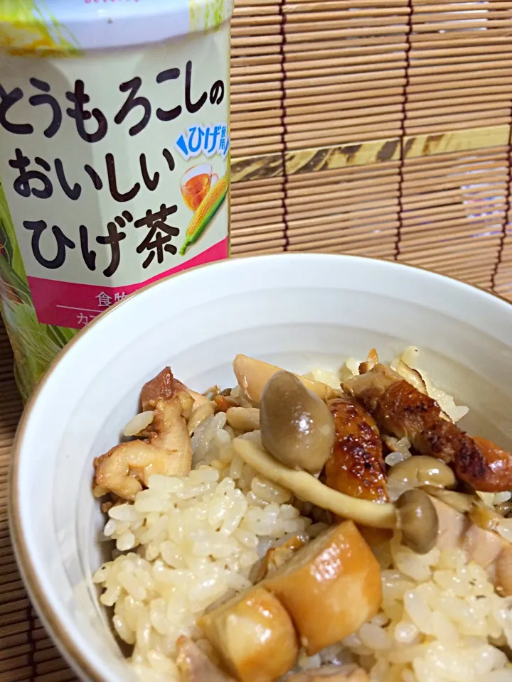 ひげ茶で炊いたごはんで。。
🐔きじ焼き風鶏めし🐔|井。よし🍇さん