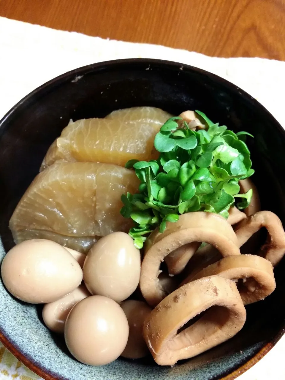 大根とイカの煮物
 #大根
 #イカ
 #煮物 
 #うずらのたまご|幸代さん