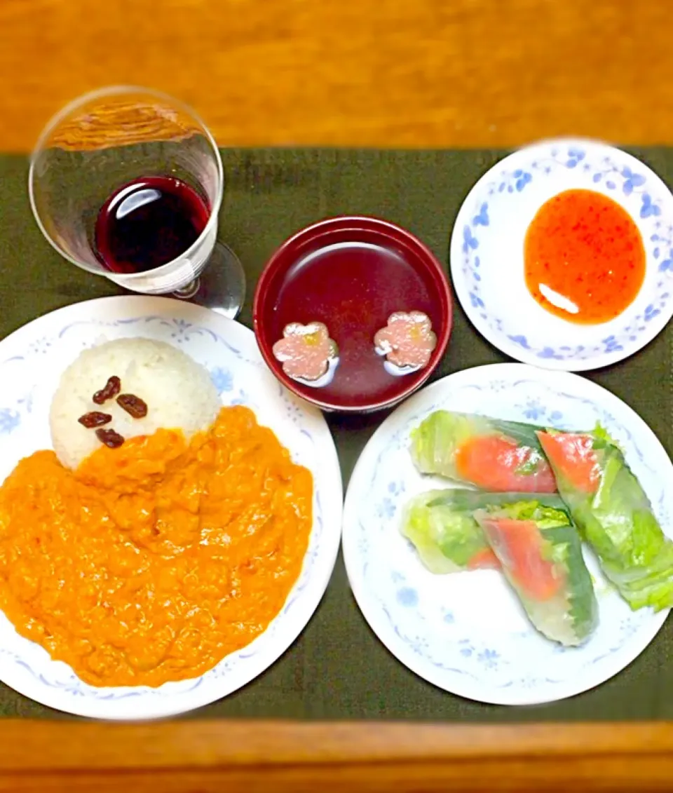 今日はタイ風ごはん。
エビのココナッツカレーand 生春巻き、とお吸い物。|せなさん