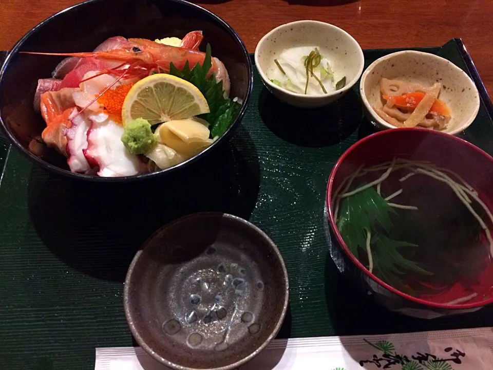 築地直送 海鮮丼|あんぴーさん