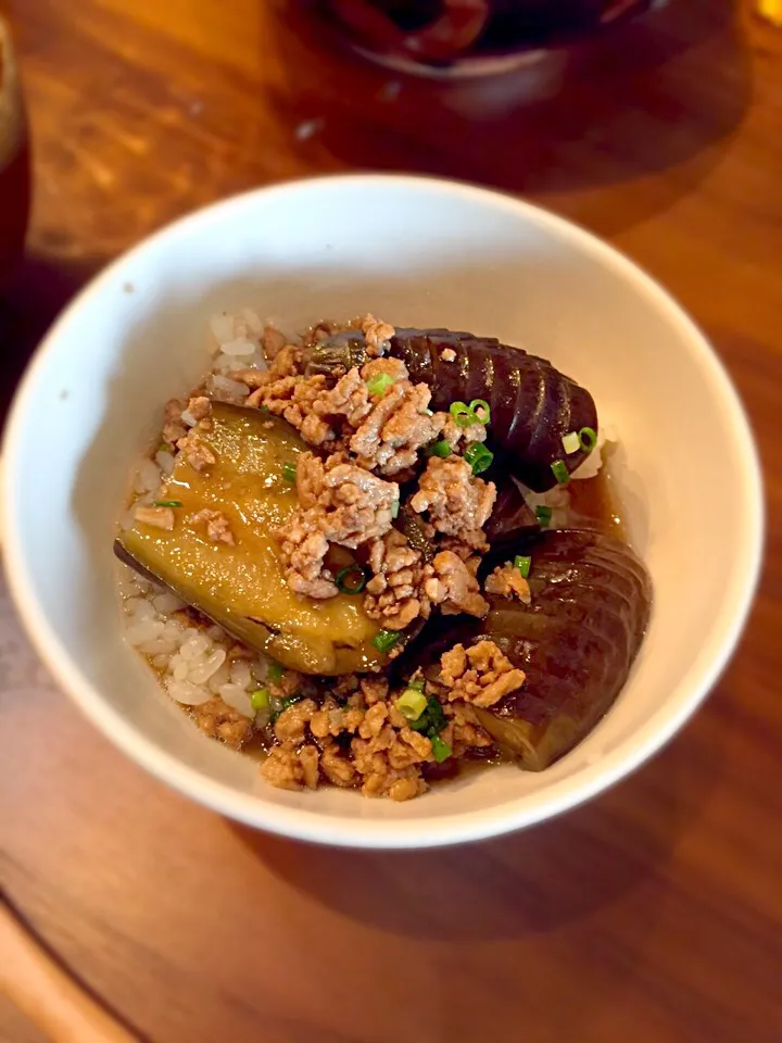 茄子のそぼろ煮のぶっかけ丼|かにゃあさん