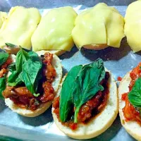 Snapdishの料理写真:Baked Pandesal topped with Chicken-Pimiento-Basil|JM de Guzmanさん