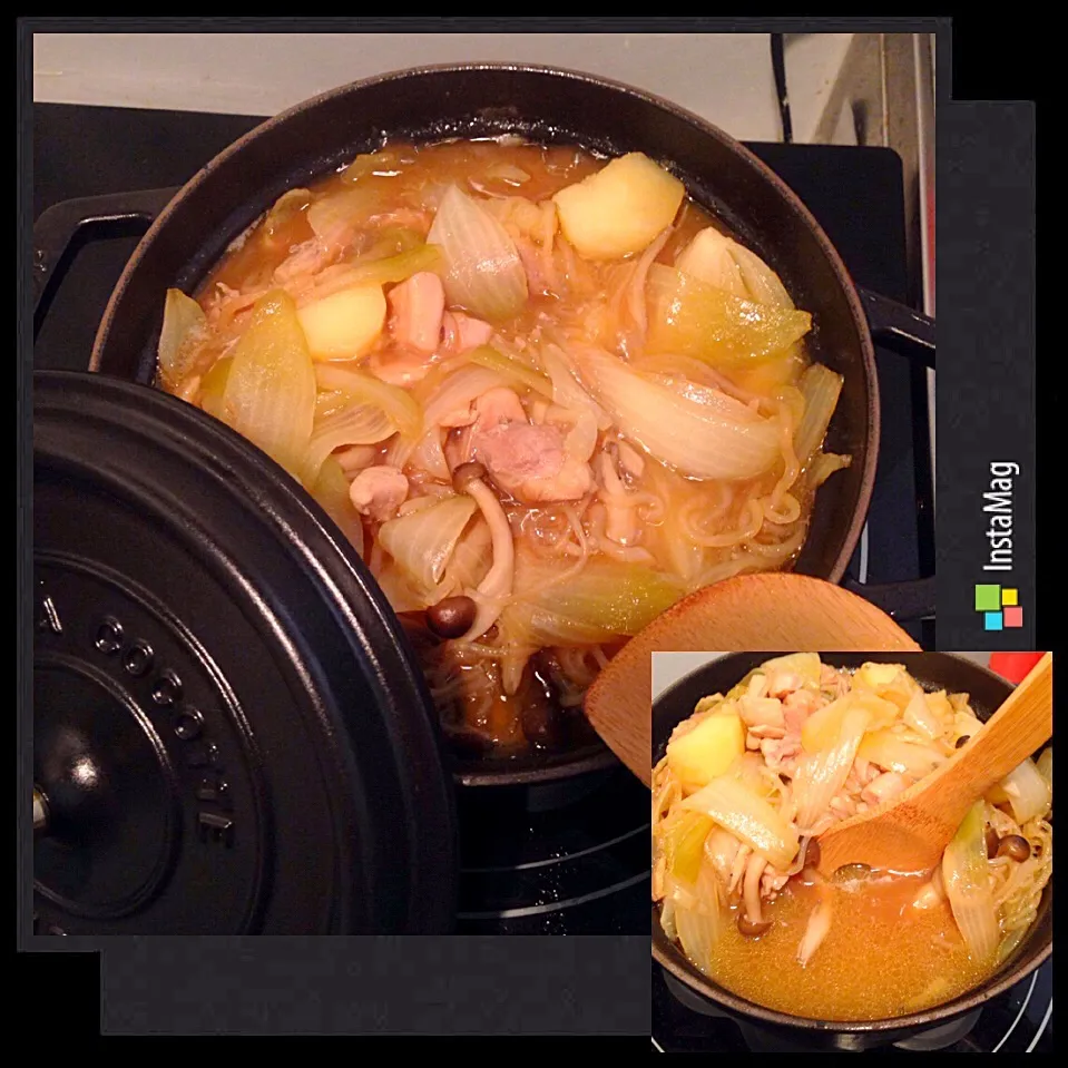 STAUBで肉じゃが♡

もはや、


鶏肉に、しめじまで入ってて肉じゃがではないけど😂


水は一切使ってないのにこんなに汁が！！！



さすがSTAUB♡



味も、


素材の味がよく出てて、めちゃうま♡


しばらくこれで一品持ちそうです笑|Sugarさん