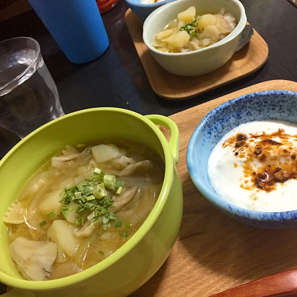 Snapdishの料理写真:今日の晩ご飯は、野菜たっぷり和風スープパスタ、自家製カスピ海ヨーグルトの黒糖がけ。|ゆえさん