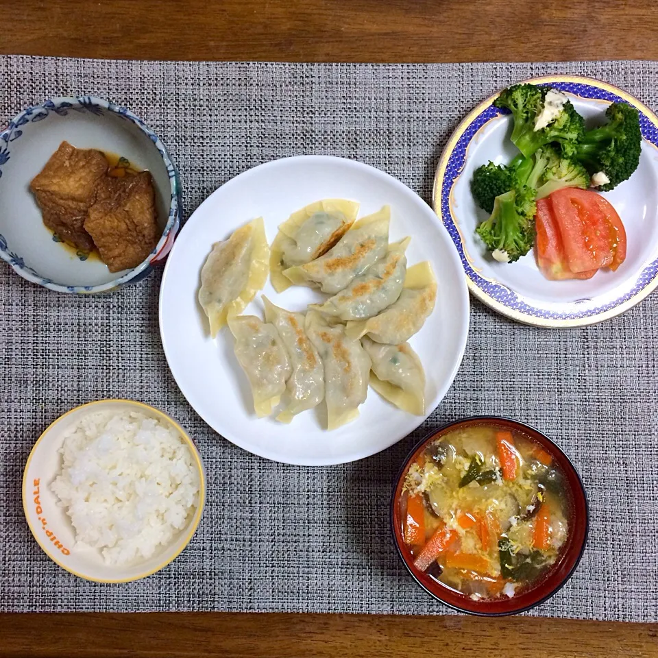 27.9.22 餃子、野菜、厚揚げ、野菜スープ、ご飯|ponhoppelさん