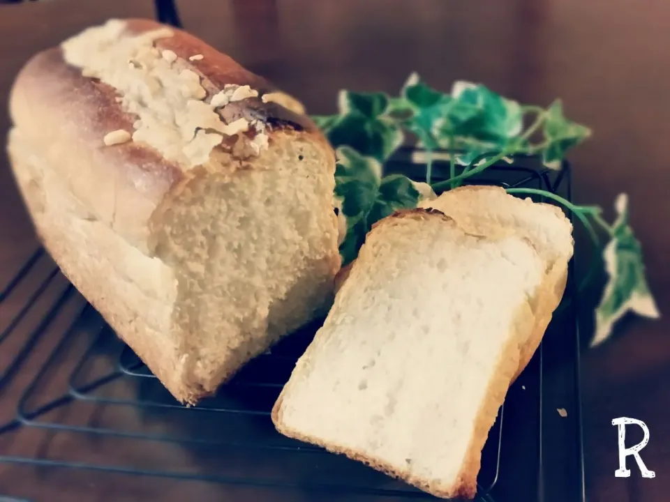 チーズのせてワンローフ🍞　　時短じゃない湯だねで～|りえぞ～さん