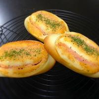 天然酵母で手捏ねパン♪【明太マヨとハム】