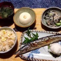 Snapdishの料理写真:秋の味覚、栗ご飯.秋刀魚.ゴマ豆腐など。|柚 良さん