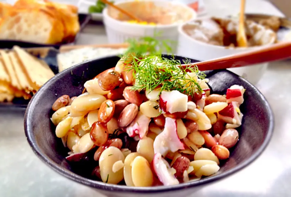 Lima bean salad with shrimp and octopus.|Kirk Awiamさん