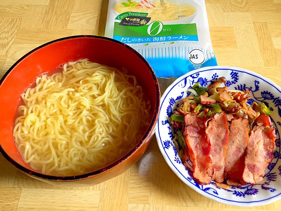 お昼に新ラーメン|Tarou  Masayukiさん