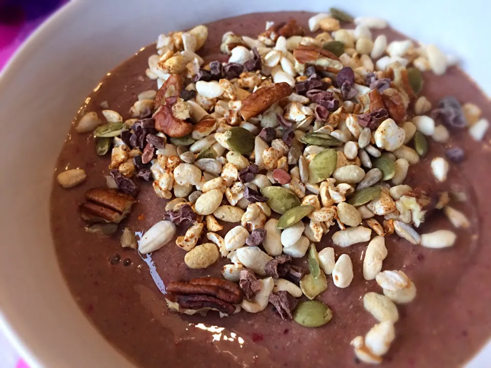 Smoothie bowl|Kim Saintpoさん