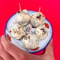 Snapdishの料理写真:Oreo white chocolate balls|仙人掌 ジョ一さん