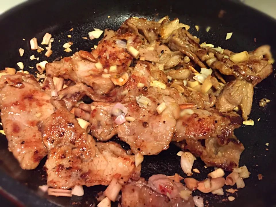 Snapdishの料理写真:Grilled pork with lemongrass|Angelaさん