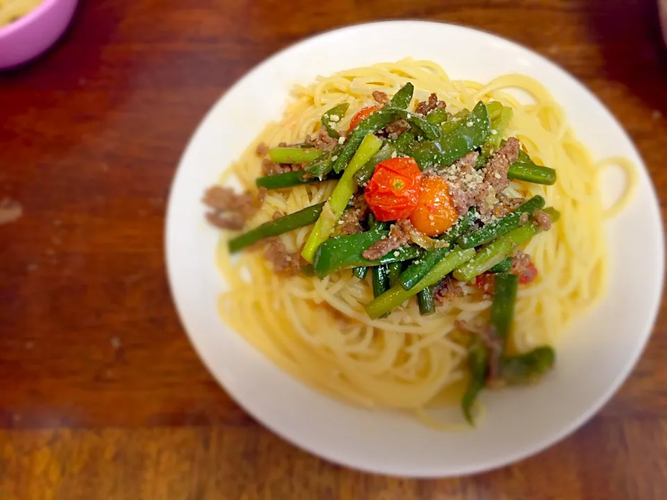 トマト、ニンニクの芽、ピーマンのパスタ|tesasakiさん