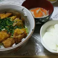 Snapdishの料理写真:カツ丼定食|伊藤有希さん