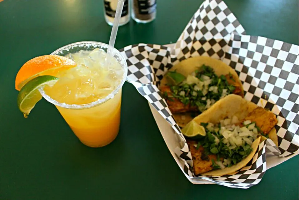 ⌛Unposted ⏳ Chicken Tacos & Bourbon Rita at Cozumel Mexican Restaurant #Chicken #Mexican cuisine #Main dish ❤ #Drinks #Alcohol 🍸 🍸|Alisha GodsglamGirl Matthewsさん