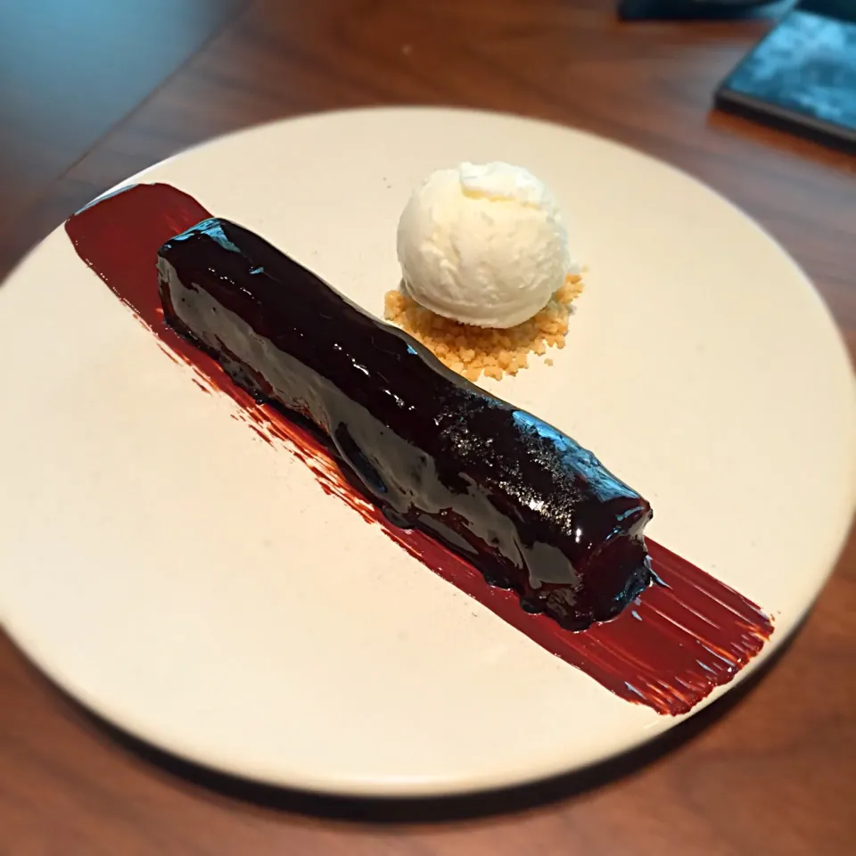 Snapdishの料理写真:Banana Sticky Toffee Pudding, Muscovado Caramel, Clotted cream|해리さん