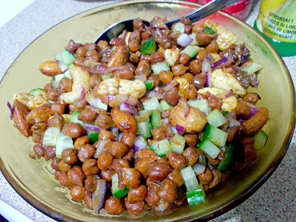 black gram n nuts salad|hinaさん