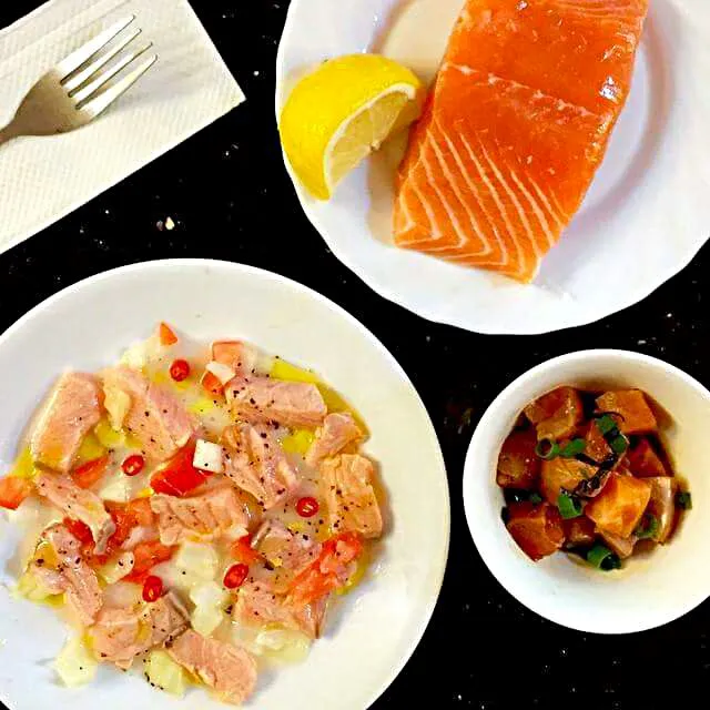 salmon and sashimi salad|CHUENCHAIさん