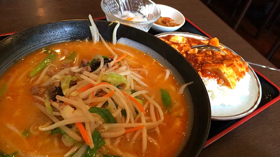 【日替定食】味噌ラーメンと小麻婆豆腐丼を頂きました。|momongatomoさん