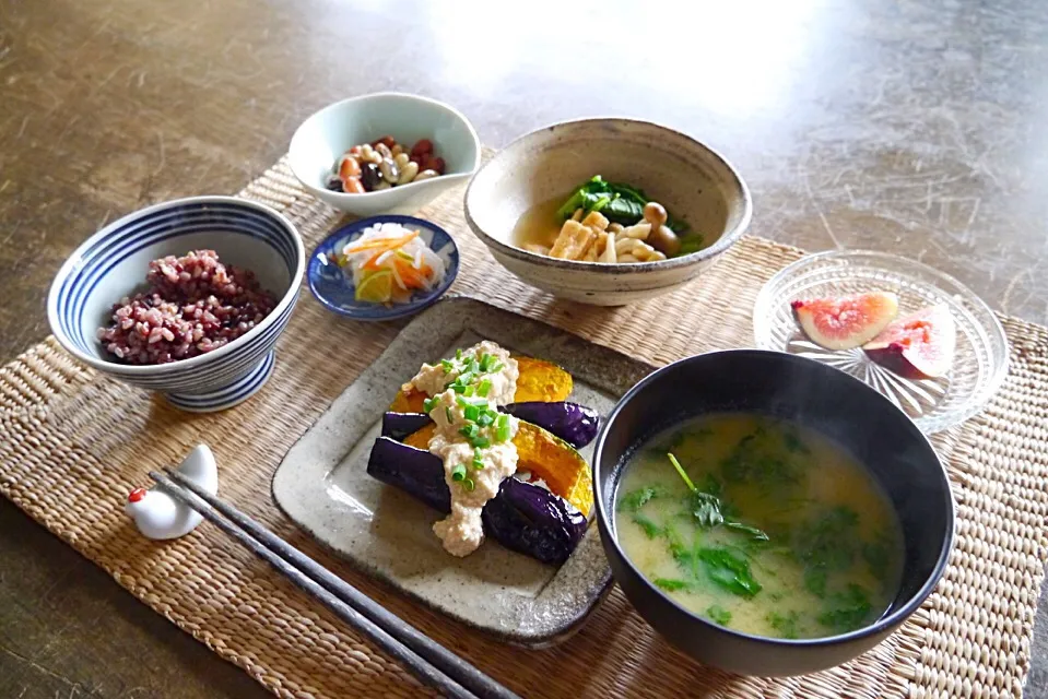 お昼のおうちごはん
一汁四菜定食|Kaori Shimizuさん