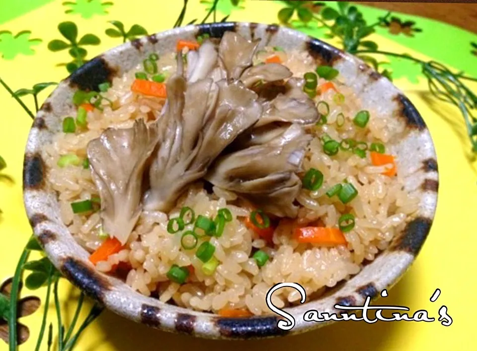 ✨MAITAKE mushroom rice,seasoned with soy sauce-based sauce✨マイタケの炊き込みごはん✨美味しい(*^_^*)✨|🌺Sanntina🌺さん