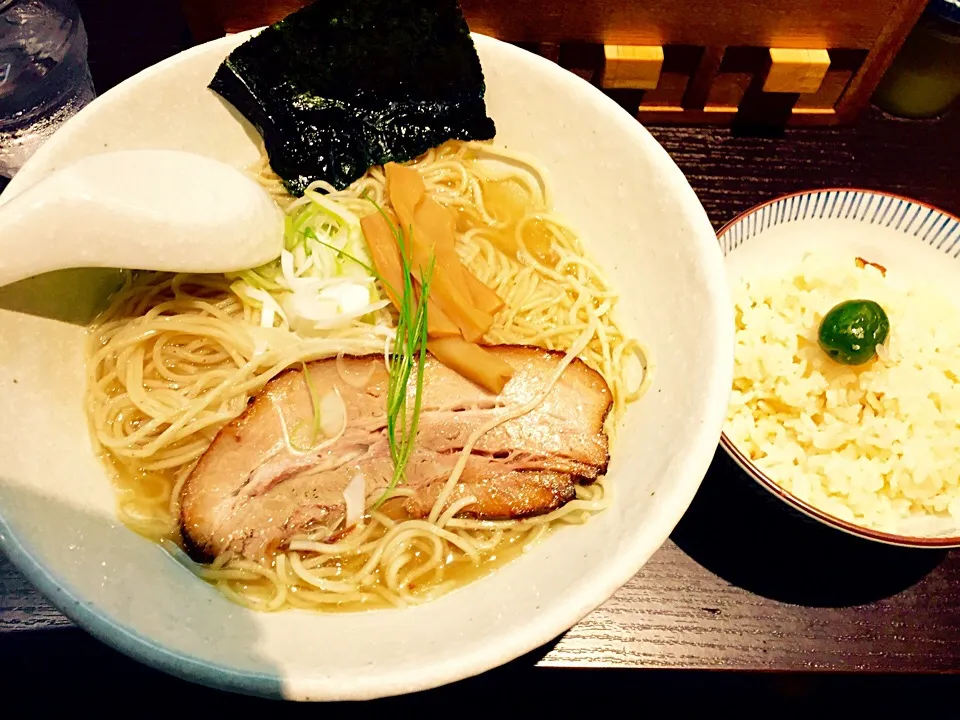 塩ラーメンとオリーブご飯|yさん