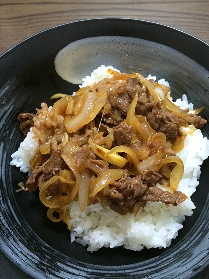 Snapdishの料理写真:牛丼(*'ヮ'*)|ゆーてぃさん