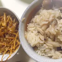 Snapdishの料理写真:Rice with mushrooms and burdock simmered in concentrated noodle soup|Mary Annさん