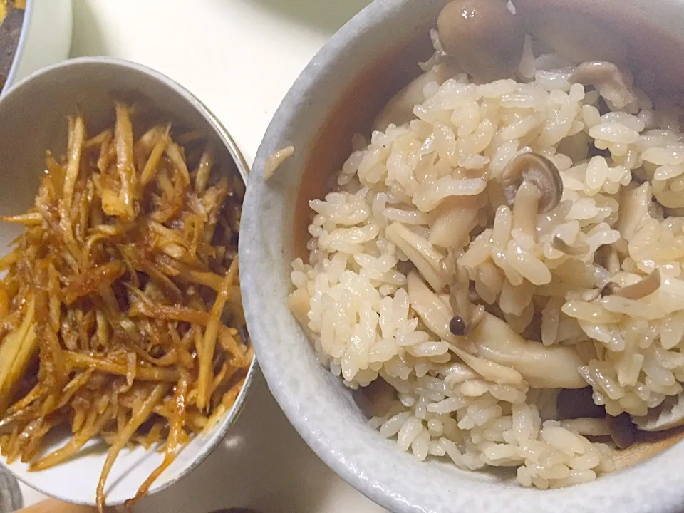 Rice with mushrooms and burdock simmered in concentrated noodle soup|Mary Annさん