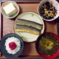 残業帰りに！なるべく健康定食🍱🏪これで500〜600円前後だよ(((o(*ﾟ▽ﾟ*)o)))|えり(ぼちぼち)さん