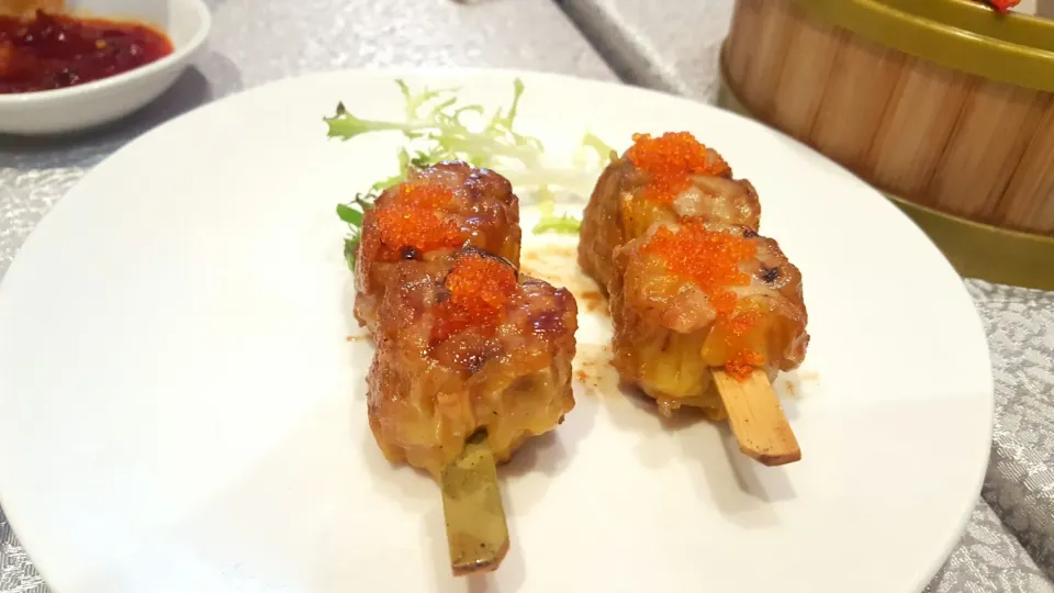 skewered siew mai with roe|Evon Hawさん