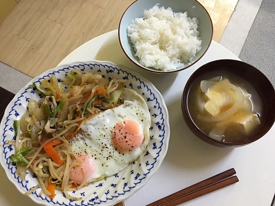 野菜炒め&目玉焼き|utayataさん