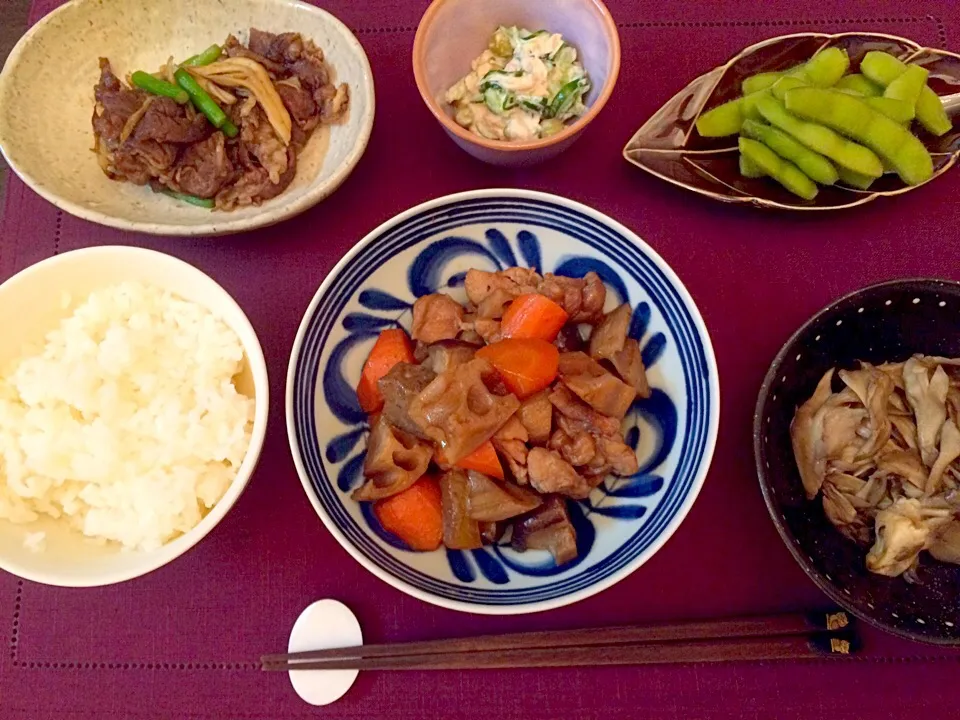 筑前煮   牛肉の味噌炒め   キュウリとシーチキンのサラダ   枝豆   舞茸の炒め物|NAKATAさん