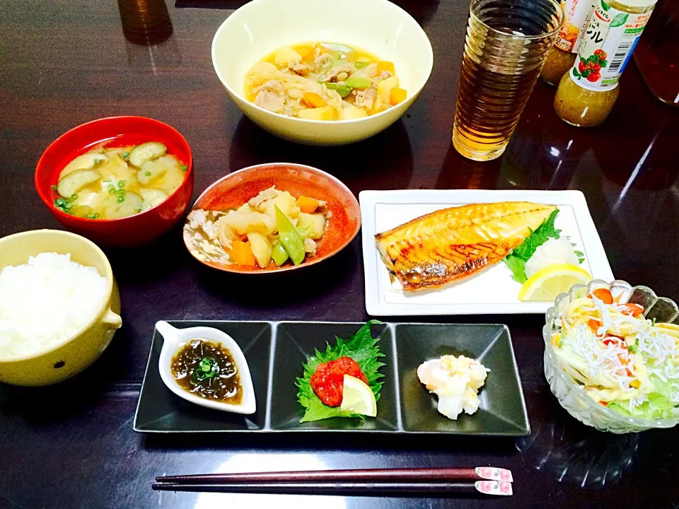 Snapdishの料理写真:肉じゃが、焼き魚|Lily.9s2さん