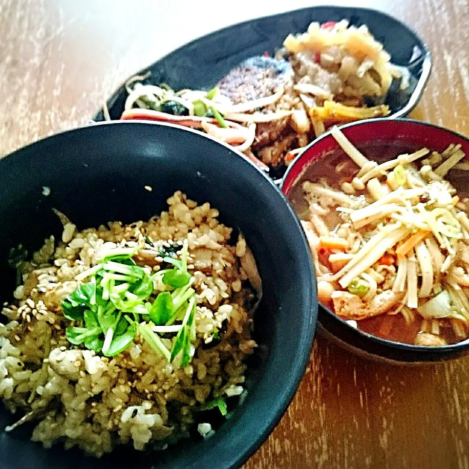 鶏と干し舞茸の炊き込みご飯|プチテンよすさん