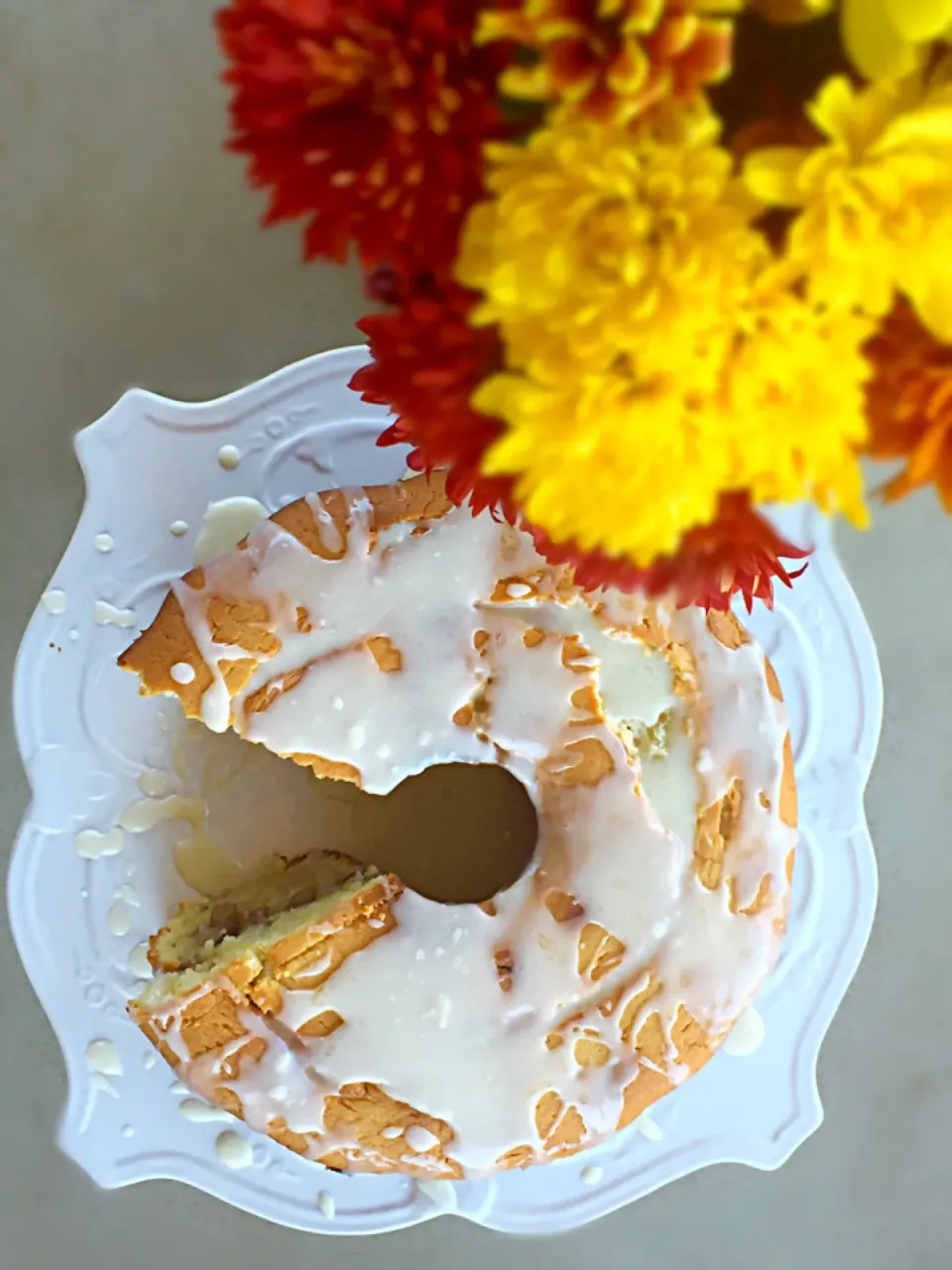 Apple Walnut Stuffed Glazed Coffee Cake|lindsay robesonさん