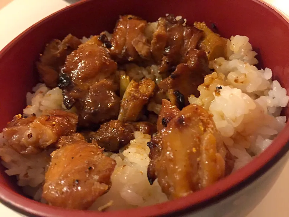 焼き鳥🐔丼ーー🐔うめー！|きのすけ〜さん