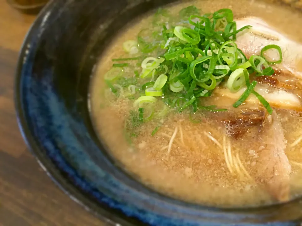 太宰府 八ちゃんラーメン 天神店 ラーメン650円 うまいっ！|旨い飯好き近藤かずひささん