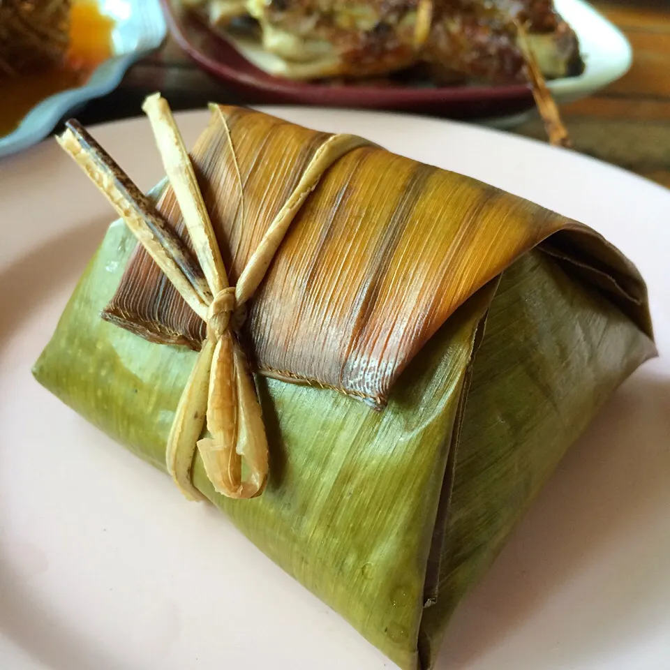 Sticky rice in banana leaf|PJさん