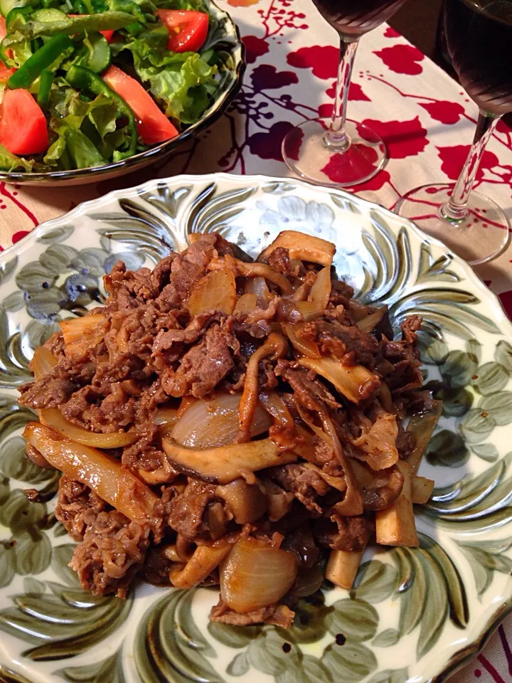 Snapdishの料理写真:ルー無しで 作る 簡単 エリンギとシメジ beef stroganoff|kazさん