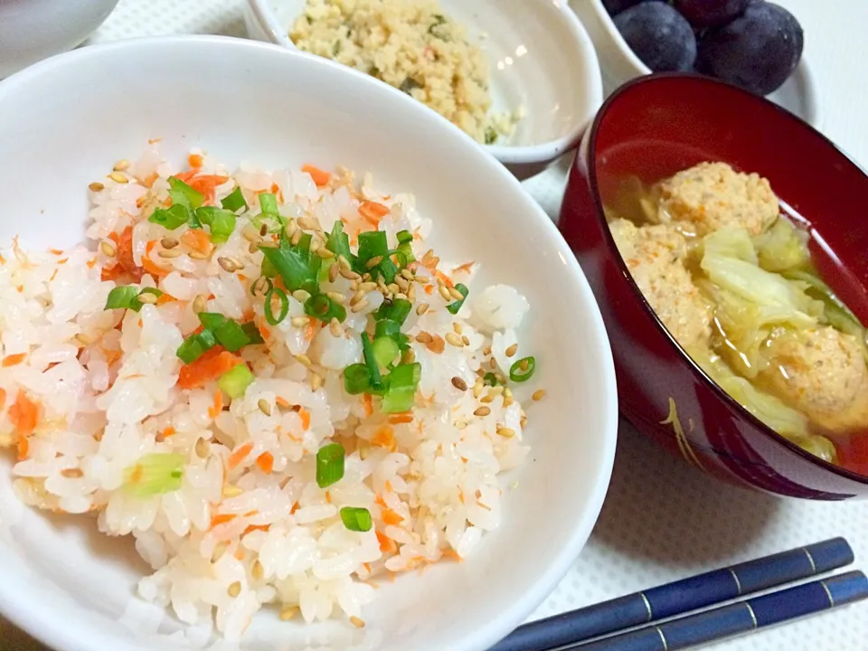 鮭ごはんと鳥のつみれ汁|あつさん