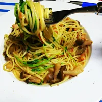 Snapdishの料理写真:真希ちゃんのしめじのレンチン醤油漬けを使って
パスタを作ってみました～😊