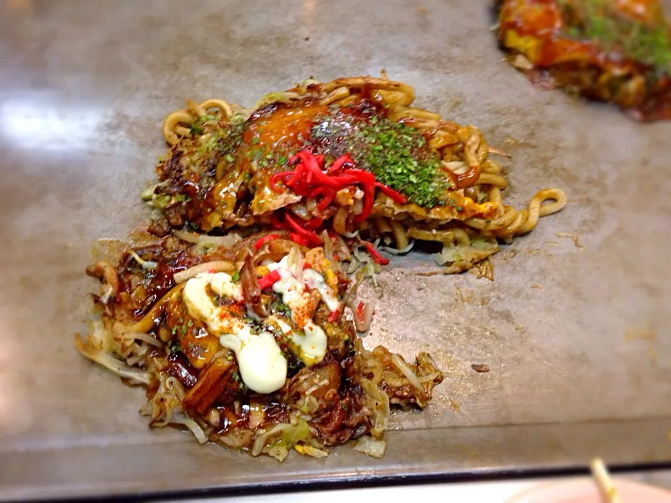 寿々亭の広島風お好み焼き🍴食べかけですが（笑）|Emiさん