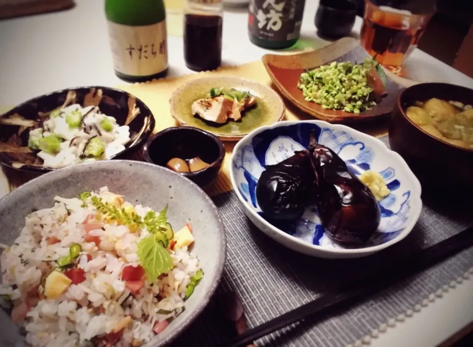 芋茎の寿司、焼き茄子、山芋の和え物、あん肝、茗荷の枝豆寄せ。|こいさんさん